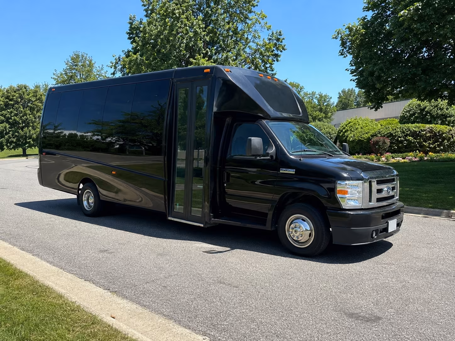 corporate group airport transportation serving longview s oil and gas industry
