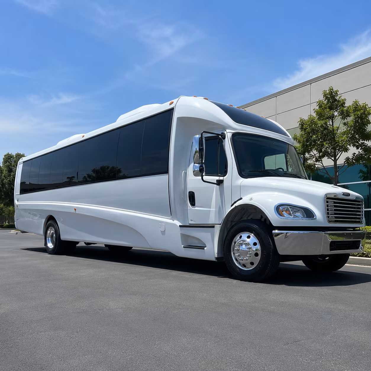 longview 25 passenger minibus